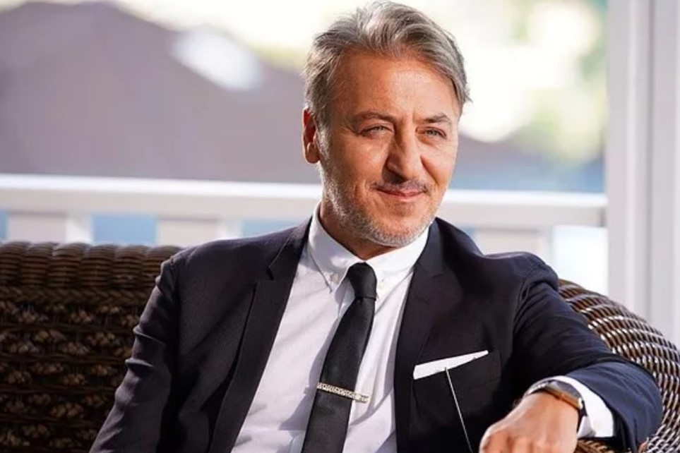 Barış FalayBarış Falay Barış FalayBarış Falay