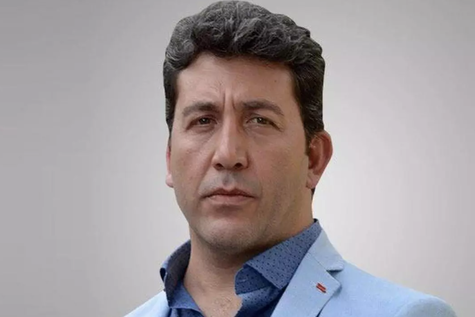 Emre KınayEmre Kınay Emre KınayEmre Kınay