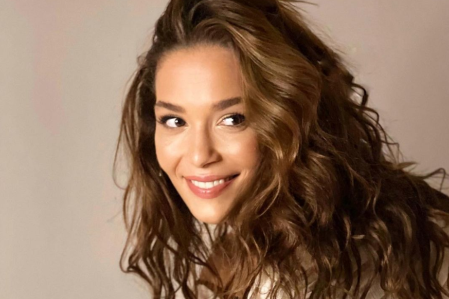 Selin IşıkSelin Işık Selin IşıkSelin Işık