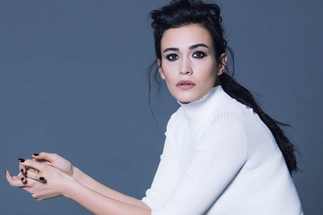 Ecem Özkaya kaç yaşında?