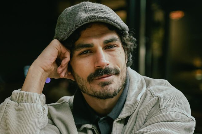 Erdem KaynarcaErdem Kaynarca Erdem KaynarcaErdem Kaynarca