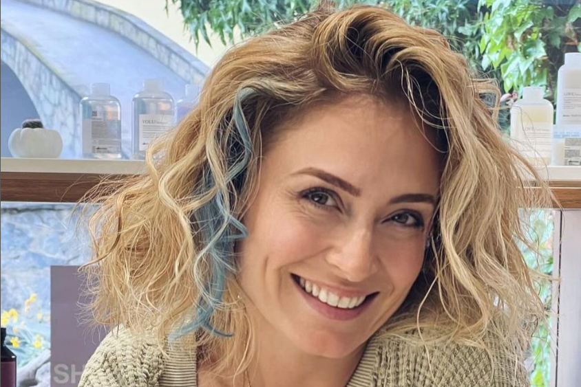 Ceyda DüvenciCeyda Düvenci Ceyda DüvenciCeyda Düvenci