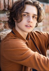 Joshua James Benard fotoğrafı