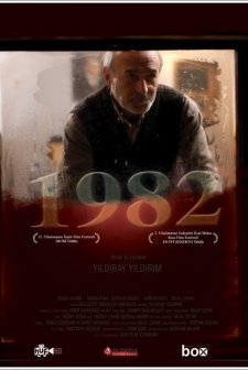 1982 (2012) afişi