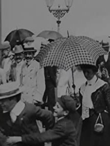 Early Fashions On Brighton Pier (1898) afişi