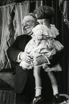 Her Crowning Glory (1911) afişi