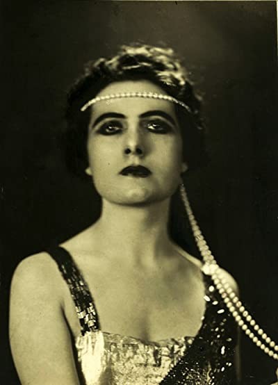 La Femme D'une Nuit (1930) afişi La Femme D'une Nuit (1930) afişi