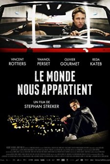 Le monde nous appartient (2012) afişi
