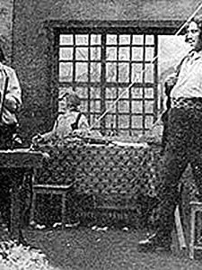 Pyotr Velikiy (1910) afişi