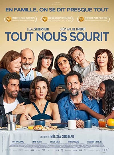 Tout nous sourit (2020) afişi Tout nous sourit (2020) afişi