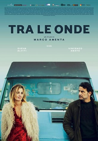 Tra le onde (2021) afişi Tra le onde (2021) afişi