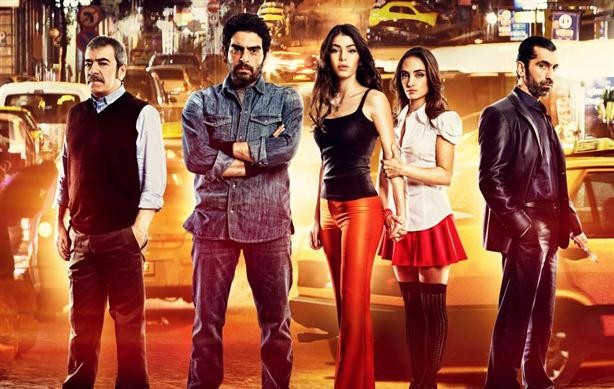 Uçurum Sezon 1 (2012) afişi Uçurum Sezon 1 (2012) afişi
