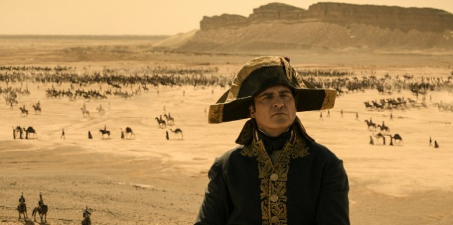  Ridley Scott’ın Joaquin Phoenix’li “Napoleon” Filminden Yeni Kareler!