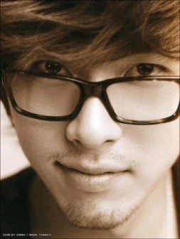 Hyun Bin Fotoğrafı