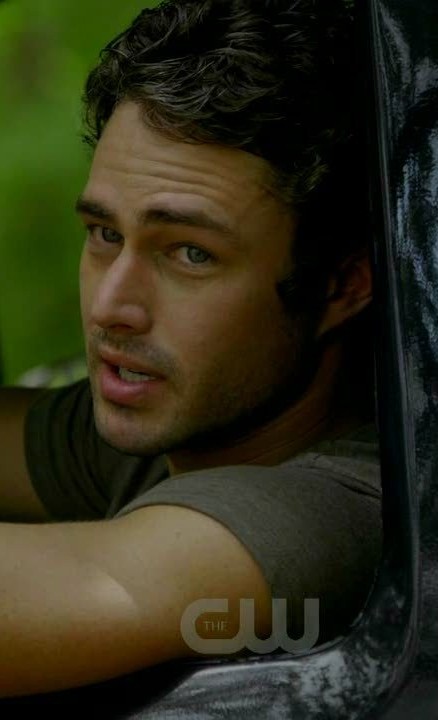Taylor Kinney Fotoğrafı