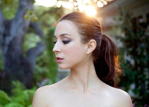 Troian Bellisario Fotoğrafı