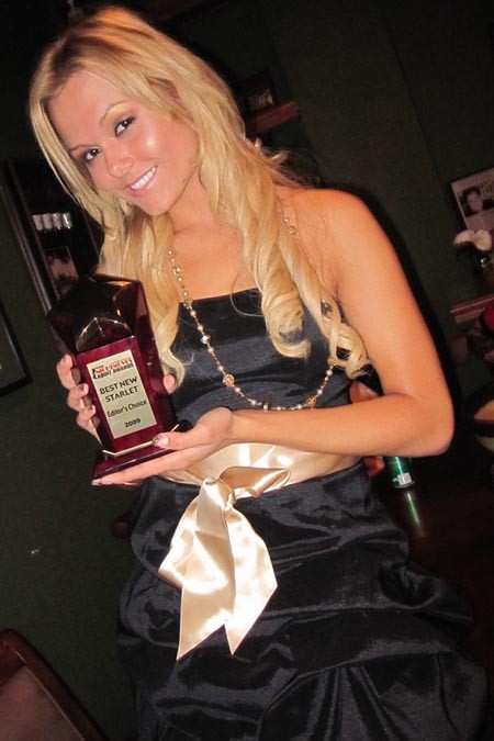 Angelina Armani Fotoğrafı