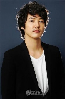 Yoon Sang-hyun Fotoğrafları 107