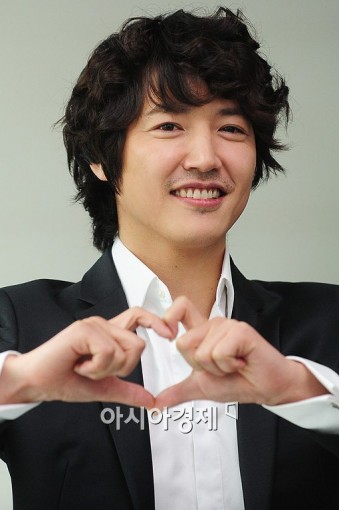 Yoon Sang-hyun Fotoğrafları 121