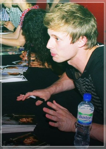 Bradley James Fotoğrafı