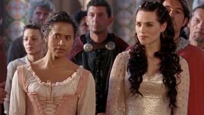 Katie McGrath Fotoğrafı