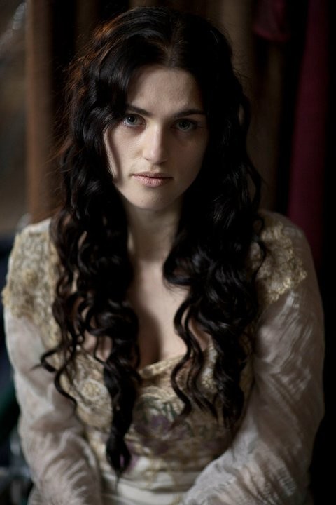 Katie McGrath Fotoğrafı
