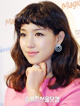 Lee Yoo-ri Fotoğrafları 3