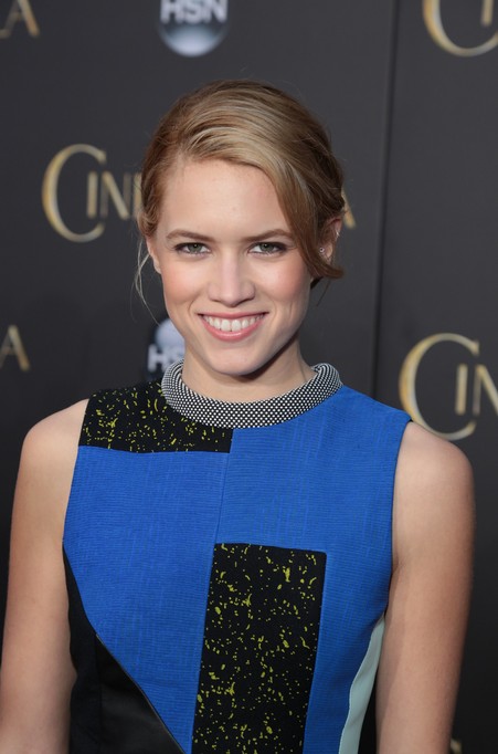 Cody Horn Fotoğrafları 1