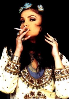 Pooja Bhatt Fotoğrafı