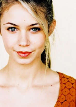 Ayla Kell Fotoğrafı