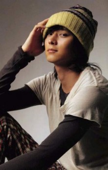 Kang Dong-won Fotoğrafı