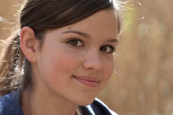 Emilia Schüle fotoğrafı