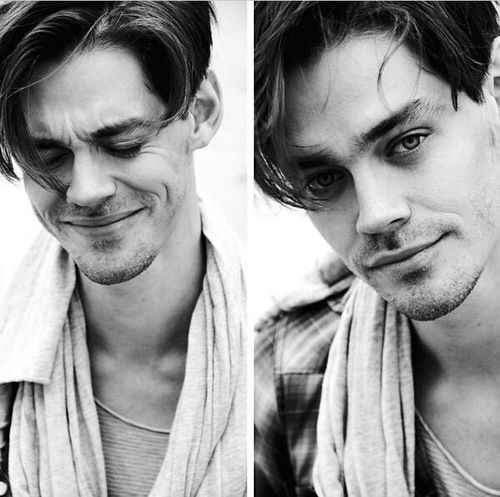 Tom Payne Fotoğrafı