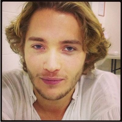 Toby Regbo Fotoğrafları 95