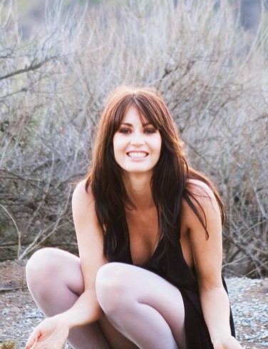 Tanit Phoenix Fotoğrafları 10