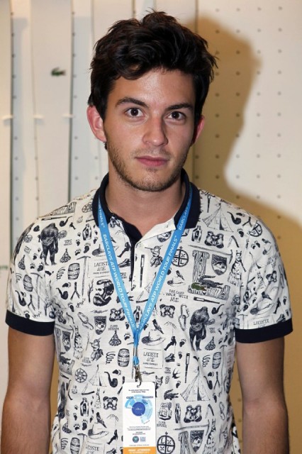 Jonathan Bailey fotoğrafı