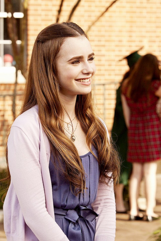 Lily Collins Fotoğrafı