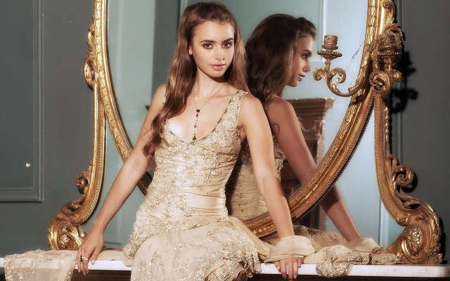 Lily Collins Fotoğrafı