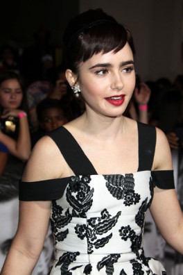 Lily Collins Fotoğrafı