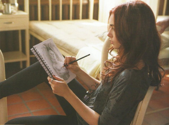 Lily Collins Fotoğrafı