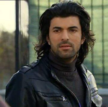 Engin Akyürek Fotoğrafı