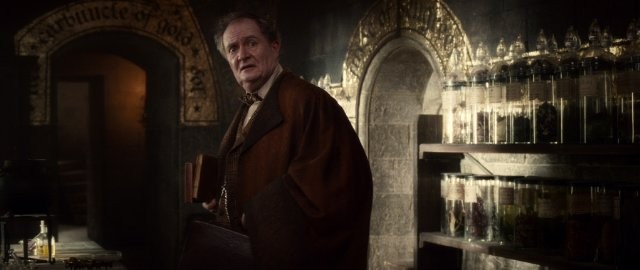 Jim Broadbent Fotoğrafları 11