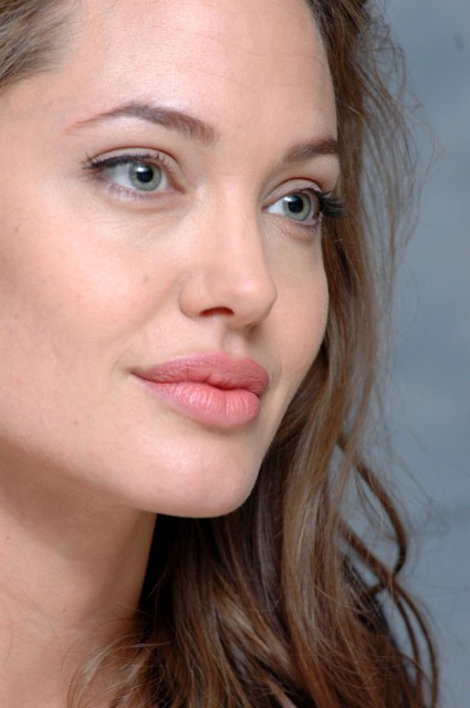 Angelina Jolie Fotoğrafları 1034