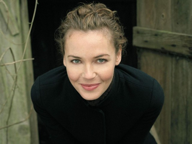 Connie Nielsen Fotoğrafları 2