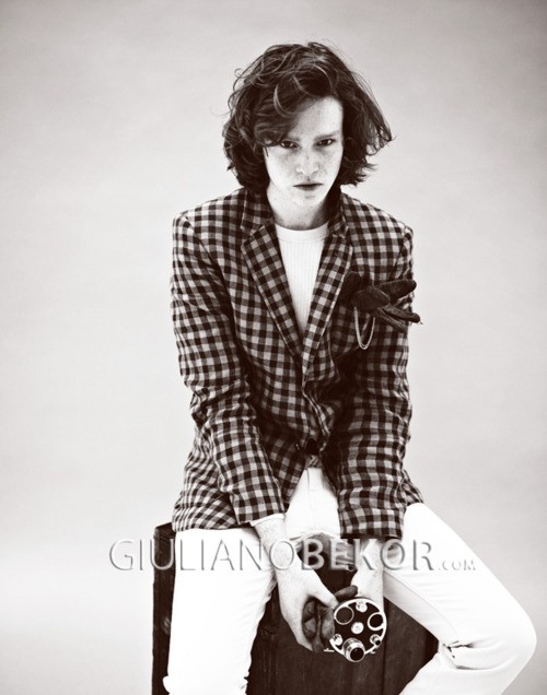 Caleb Landry Jones fotoğrafı
