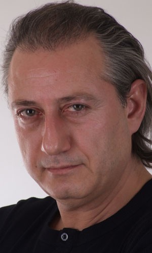 Ayhan Işık (i) Fotoğrafı