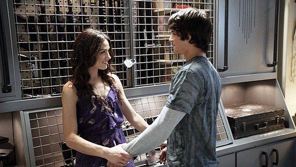 Crystal Reed Fotoğrafı