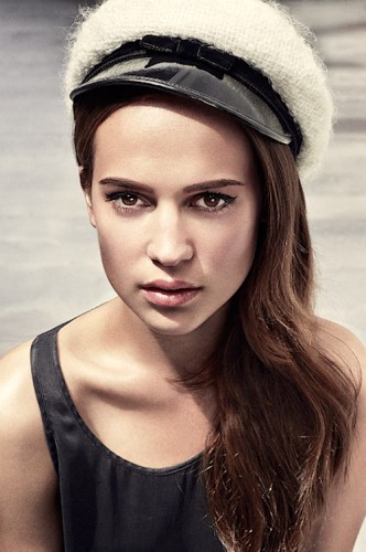 Alicia Vikander fotoğrafı