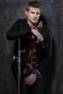 Alexander Ludwig Fotoğrafları 14