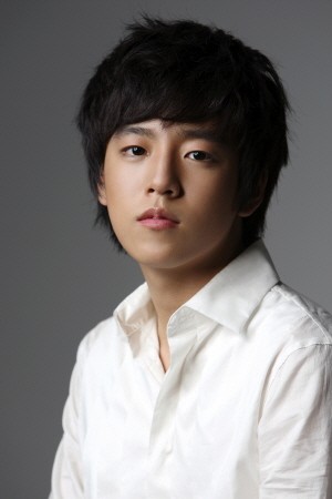 Lee Hyun-woo Fotoğrafları 4